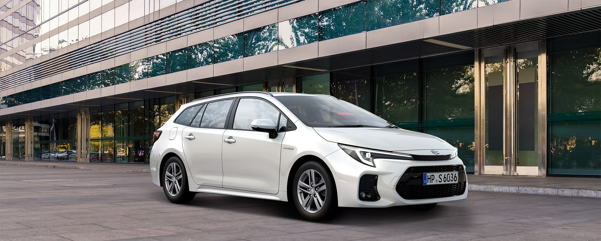 Abbildung zeigt einen Swace vor einem Gebäude