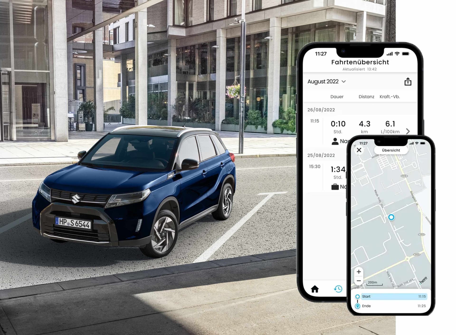 Dunkelblauer Vitara auf einem Parkplatz und eine Handyscreen mit einer Straßenkarte