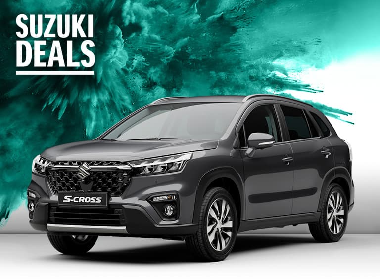 Dunkelgrauer Suzuki S-Cross Hybrid vor petrolfarbener Farbexplosion – Deals, 5,7 l/100 km, CO₂ 132 g/km, Klasse D