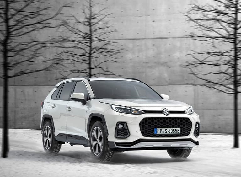 Abbildung zeigt Across in einer Schneelandschafrt