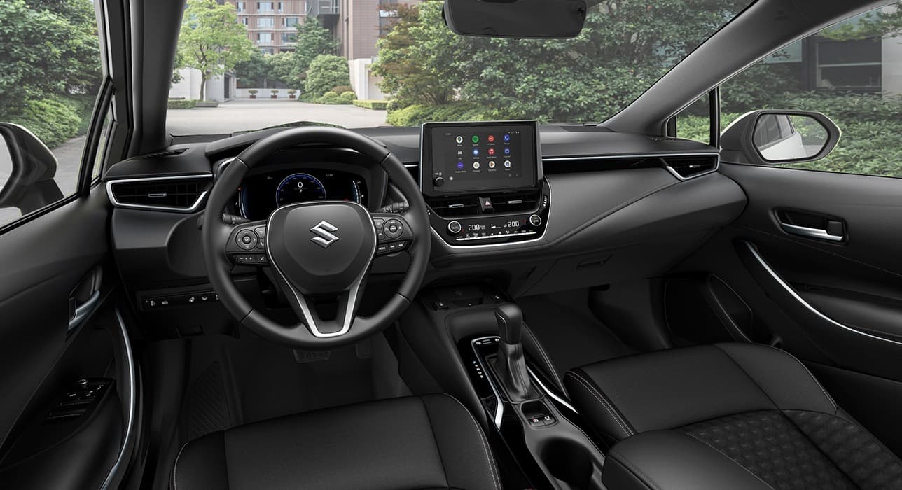 Abbildung zeigt Innenraum eines Suzuki Swace