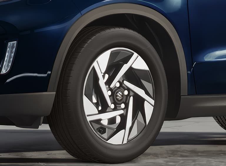 Abbildung zeigt 17"-Alufelgen