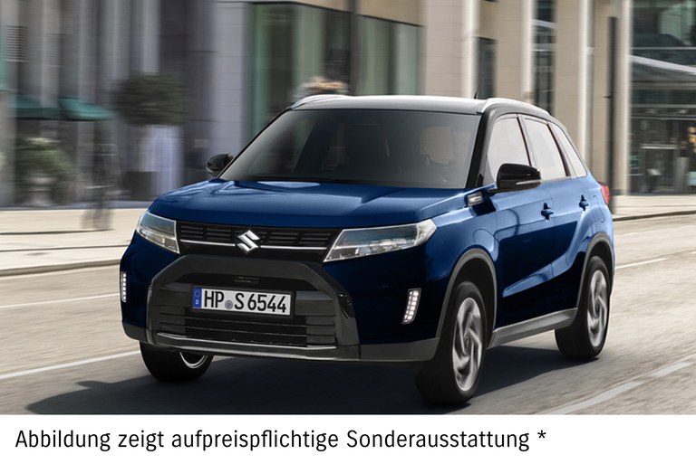Dunkelblauer Suzuki Vitara vor orangefarbenem Rauch, Text "Suzuki Deals" und Hinweis auf Sonderausstattung