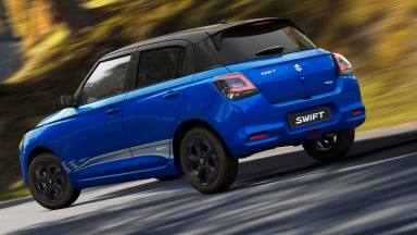 Ein Suzuki Swift in voller Fahrt